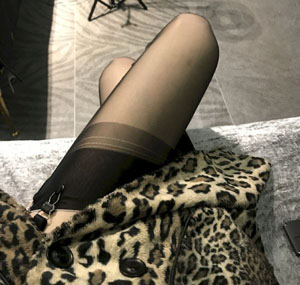 女人高潮喷水毛片